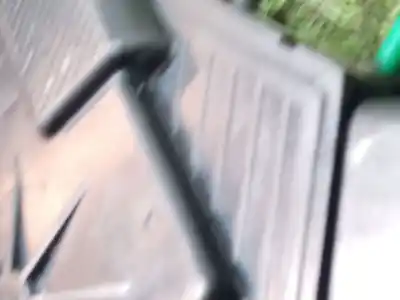 Автозапчастина б/у замок заднього правого дверя для ssangyong tivoli 1.5 посилання на oem iam 7132035001 7132035001 7132035001