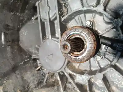 Автозапчастина б/у коробка передач для ssangyong tivoli 1.5 посилання на oem iam 3102035320 3102035320 3102035320