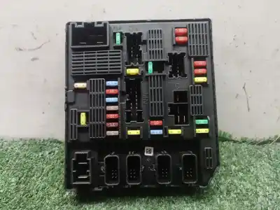 Second-hand car spare part fuse box unit for renault fluence (l3_) 1.5 dci (l30d l30l l306 l33f l33l l33m l33v l33w) oem iam references 284b62633r 284b62633r 284b62633r