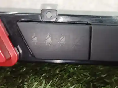 Second-hand car spare part hazard warning lights for kia cee´d hatchback (ed) 1.6 crdi 90 oem iam references 937001h000 937001h010 937001h000