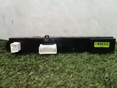 Second-hand car spare part hazard warning lights for kia cee´d hatchback (ed) 1.6 crdi 90 oem iam references 937001h000 937001h010 937001h000