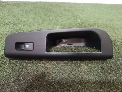 Second-hand car spare part Right Front Power Window Switch for KIA CEE´D HATCHBACK (ED) 1.6 CRDi 90 OEM IAM references 823611H000 935761H100 823611H000