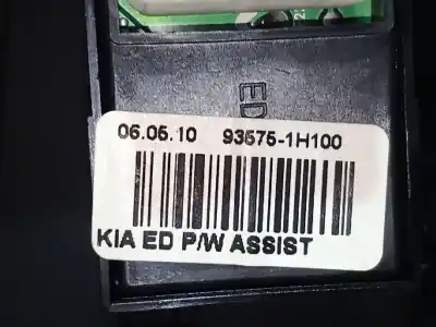 Second-hand car spare part right front power window switch for kia cee´d hatchback (ed) 1.6 crdi 90 oem iam references 823611h000 935761h100 823611h000