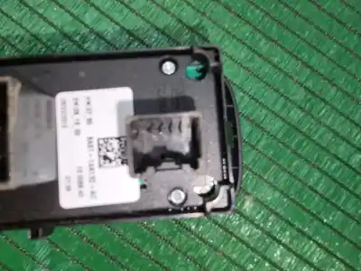 Peça sobressalente para automóvel em segunda mão botão / interruptor elevador vidro dianteiro esquerdo por ford fiesta vi (cb1, ccn) 1.6 tdci referências oem iam 10008940 10008940 10008940