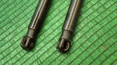 Recambio de automóvil de segunda mano de amortiguadores maletero / porton para opel astra k sports tourer (b16) 1.6 cdti (35) referencias oem iam 39023116 39023116 39023116