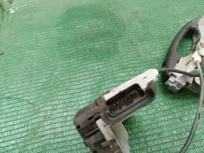 Second-hand car spare part LEFT FRONT DOOR LOCK for PEUGEOT 5008 (0U_, 0E_) 2.0 HDi 150 / BlueHDi 150 OEM IAM references A02923  