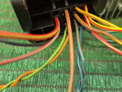 Second-hand car spare part audio system / radio cd for bmw 1 (e87) 118 d oem iam references 9216275011 9216275011 9216275011