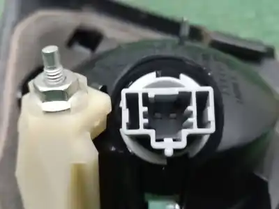 Peça sobressalente para automóvel em segunda mão farolim interior traseiro esquerdo por mazda 3 (bl) 1.6 mzr (bl14) referências oem iam e110641 e110641 e110641