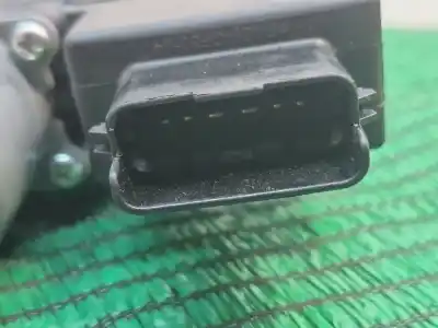 Pezzo di ricambio per auto di seconda mano motore alzacristalli anteriore destro per kia cee´d (jd) 1.6 crdi 128 riferimenti oem iam 82460a2010 617013001 82460a2010