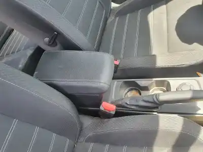 Pezzo di ricambio per auto di seconda mano bracciolo centrale per dacia duster (hm_) 1.5 dci 115 (hmad) riferimenti oem iam   