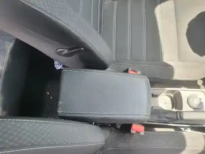 Pezzo di ricambio per auto di seconda mano bracciolo centrale per dacia duster (hm_) 1.5 dci 115 (hmad) riferimenti oem iam   