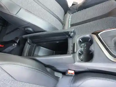 Pièce détachée automobile d'occasion accoudoir central pour peugeot 3008 i monospace (0u_) 1.2 références oem iam   