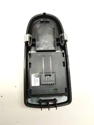 Second-hand car spare part left front power window switch for iveco daily furgón 2.3 diesel cat oem iam references 5801484223  