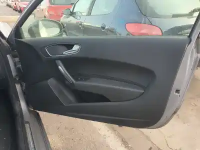 Автозапчасти б/у обивка передней правой двери за AUDI A1 (8X) 1.2 16V TFSI 86 CV / 63 KW ссылки OEM IAM   