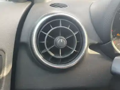 İkinci el araba yedek parçası Havalandirma Izgarasi için AUDI A1 (8X) 1.2 16V TFSI 86 CV / 63 KW OEM IAM referansları   
