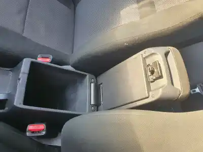 Second-hand car spare part center armrest for toyota corolla (_e12_) 1.4 d (nde120_) oem iam references   