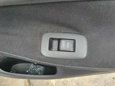 Peça sobressalente para automóvel em segunda mão Botão / Interruptor Elevador Vidro Traseiro Direito por TOYOTA AURIS (_E15_) 1.4 D-4D (NDE150_) Referências OEM IAM   
