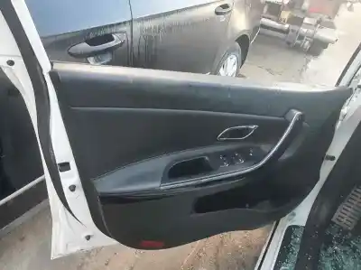 Recambio de automóvil de segunda mano de GUARNECIDO PUERTA DELANTERA IZQUIERDA para KIA CEE´D (JD)  referencias OEM IAM   