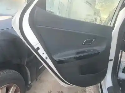 Recambio de automóvil de segunda mano de GUARNECIDO PUERTA TRASERA IZQUIERDA para KIA CEE´D (JD)  referencias OEM IAM   