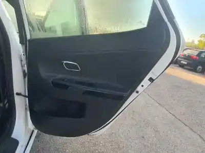 Recambio de automóvil de segunda mano de GUARNECIDO PUERTA TRASERA DERECHA para KIA CEE´D (JD)  referencias OEM IAM   