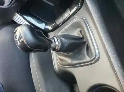 Peça sobressalente para automóvel em segunda mão botão da alavanca de velocidades por kia cee´d 1.6 crdi cat referências oem iam   