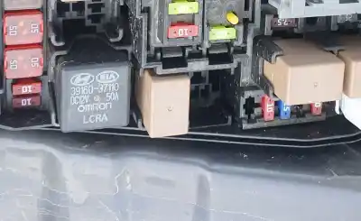 Second-hand car spare part fuse box unit for kia pro cee´d (jd) 1.4 crdi 90 oem iam references 3916037110  