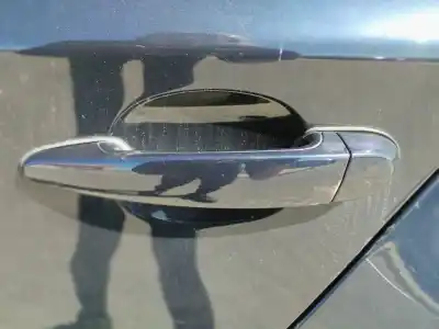 Peça sobressalente para automóvel em segunda mão puxador exterior traseiro esquerdo por bmw serie 1 berlina (e81/e87) 2.0 turbodiesel cat referências oem iam 