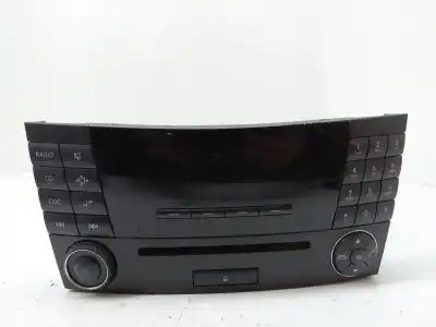 Peça sobressalente para automóvel em segunda mão sistema de áudio / rádio cd por mercedes-benz clase e (w211) e 200 kompressor (211.042) referências oem iam a2118209889