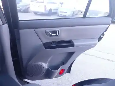 Автозапчастина б/у обликка задніх правіх дверей для kia sorento i (jc) 2.5 crdi посилання на oem iam 
