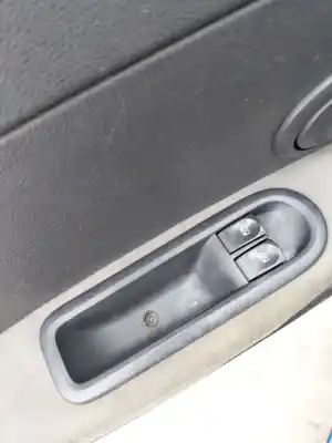Pezzo di ricambio per auto di seconda mano INTERRUTTORE ALZACRISTALLI ANTERIORE SINISTRO per RENAULT CLIO III (BR0/1, CR0/1)  Riferimenti OEM IAM   