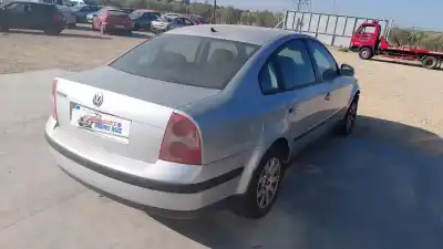 Pezzo di ricambio per auto di seconda mano SERRATURA PORTA POSTERIORE DESTRA per VOLKSWAGEN PASSAT B5.5 (3B3) 1.6 Riferimenti OEM IAM   