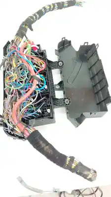 Peça sobressalente para automóvel em segunda mão caixa de fusíveis e relés por jaguar f-pace (x761) 2.0 td4 awd referências oem iam hk8314a067fa  