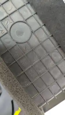 Автозапчастина б/у аераційна решіта для kia xceed (cd) 1.5 t-gdi mhev посилання на oem iam 97040j7000  