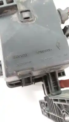 Peça sobressalente para automóvel em segunda mão caixa de fusíveis e relés por renault megane iii fastback (bz0/1_, b3_) 1.5 dci referências oem iam 243880001r   Peça sobressalente para automóvel em segunda mão caixa de fusíveis e relés por renault megane iii fastback (bz0/1_, b3_) 1.5 dci referências oem iam 243880001r