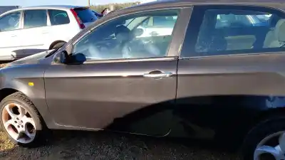 Second-hand car spare part left front door for alfa romeo 147 (937_) 1.9 jtd (937.axf1a, 937.bxf1a) oem iam references 