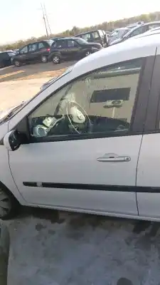 Second-hand car spare part left front door for renault clio iii (br0/1, cr0/1) 1.2 16v (br02, br0j, br11, cr02, cr0j, cr11) oem iam references 