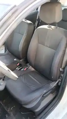 Second-hand car spare part left front seat for renault clio iii (br0/1, cr0/1) 1.2 16v (br02, br0j, br11, cr02, cr0j, cr11) oem iam references 