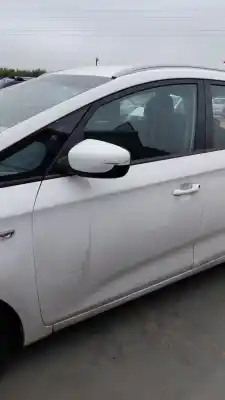 Tweedehands auto-onderdeel linker voordeur voor kia carens iv 1.7 crdi oem iam-referenties 