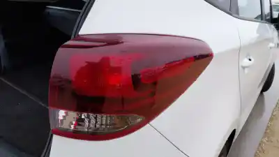 Tweedehands auto-onderdeel rechter achterlamp voor kia carens iv 1.7 crdi oem iam-referenties 