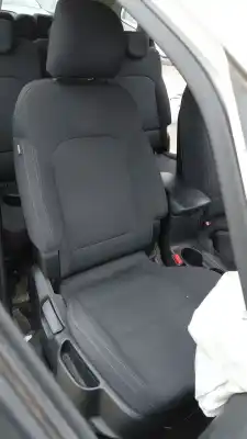 Tweedehands auto-onderdeel rechter voorstoel voor kia carens iv 1.7 crdi oem iam-referenties 