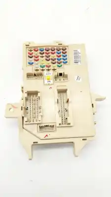 Pièce détachée automobile d'occasion boîtes à fusibles pour kia carens iv 1.7 crdi références oem iam 91950a4510