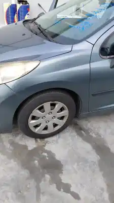 Peça sobressalente para automóvel em segunda mão GUARDA-LAMAS DIANTEIRO ESQUERDO por PEUGEOT 207/207+ (WA_, WC_) 1.4 Referências OEM IAM   