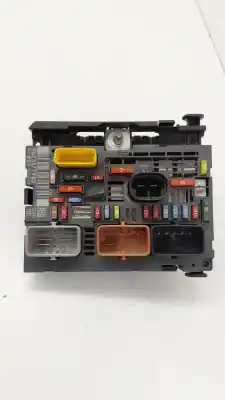 Peça sobressalente para automóvel em segunda mão CAIXA DE FUSÍVEIS E RELÉS por PEUGEOT 3008 MONOSPACE (0U_) 1.6 HDI Referências OEM IAM 9675877980  