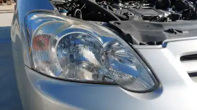Peça sobressalente para automóvel em segunda mão farol / farolim direito por toyota corolla (_e12_) 2.0 d-4d (cde120r_, cde120l_) referências oem iam 