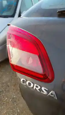 Pezzo di ricambio per auto di seconda mano LUCE DI CODA INTERNA SINISTRA per OPEL CORSA E (X15) 1.4 (08, 68) Riferimenti OEM IAM   