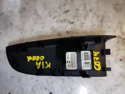 Second-hand car spare part right front power window switch for kia ceed active 116 cv / 85 kw oem iam references   estantería 71