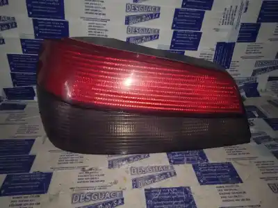 Pièce détachée automobile d'occasion FEU ARRIÈRE GAUCHE pour PEUGEOT 306 BERLINA 3/5 PUERTAS (S1)  Références OEM IAM   ESTANTERÍA 25