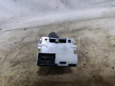 Second-hand car spare part headlights switch for renault maxity fg 130.35/45 131 cv / 96 kw oem iam references 14425  estantería 52