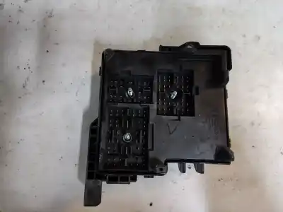 Second-hand car spare part fuse box unit for kia ceed emotion 116 cv / 85 kw oem iam references   estantería 70