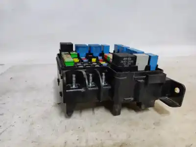 Second-hand car spare part fuse box unit for kia ceed emotion 116 cv / 85 kw oem iam references   estantería 70